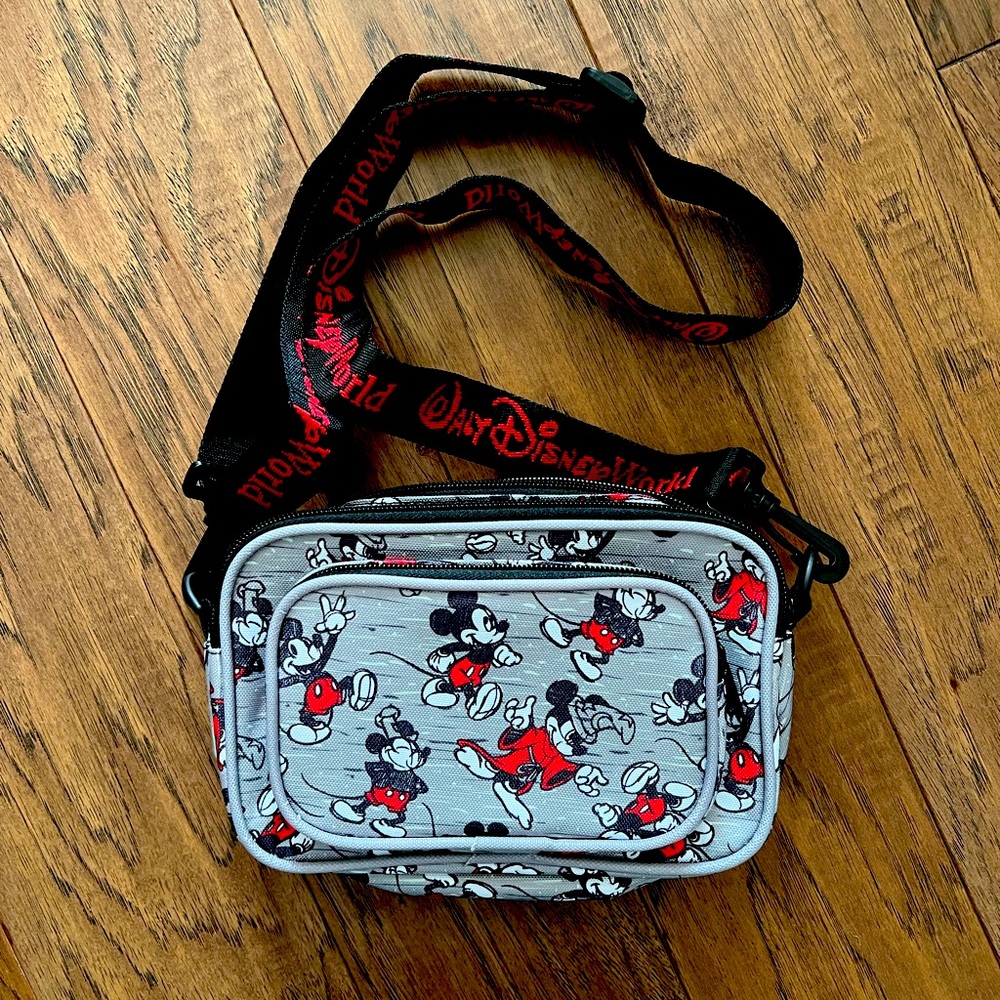 WDW NWOT Crossbody/Fanny pack